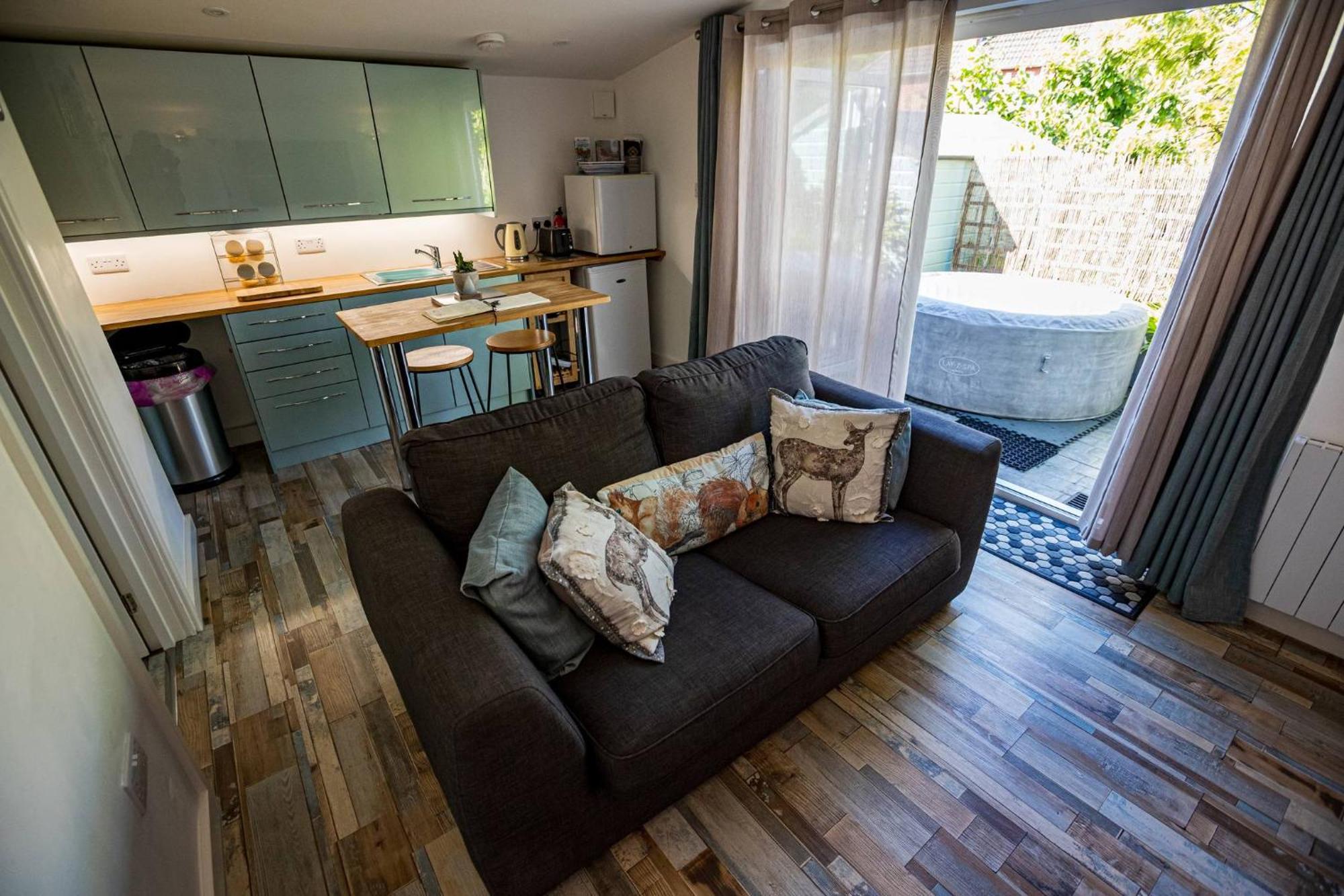 Hideaway Cabin For Two On Edge Of New Forest Hinton  Экстерьер фото